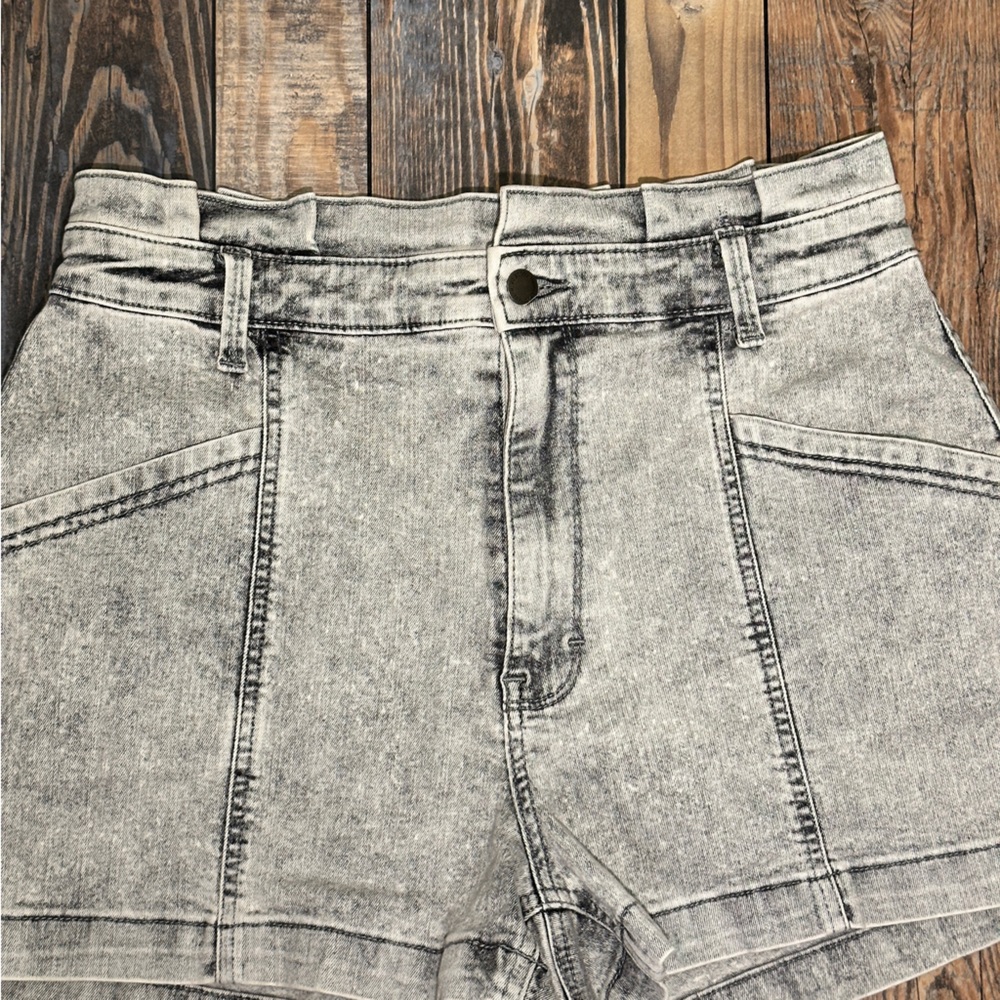 Universal Threads Paperbag Denim Jean Shorts Ombré Grey - Picture 2 of 4